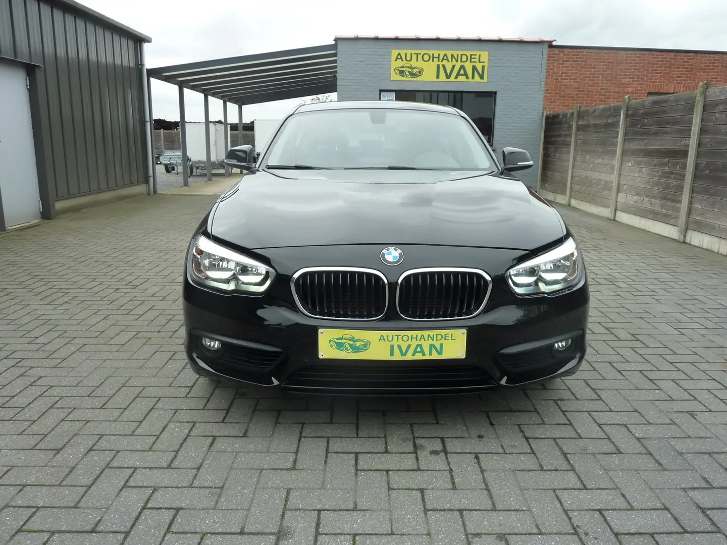 BMW 120 120i Automaat Noir - 2