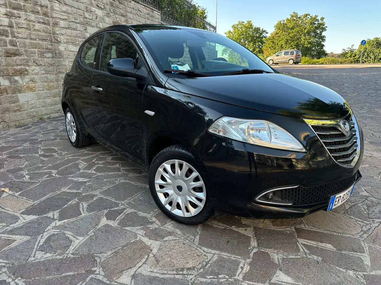 Lancia Ypsilon 1.2 8v Gold 69cv - 1