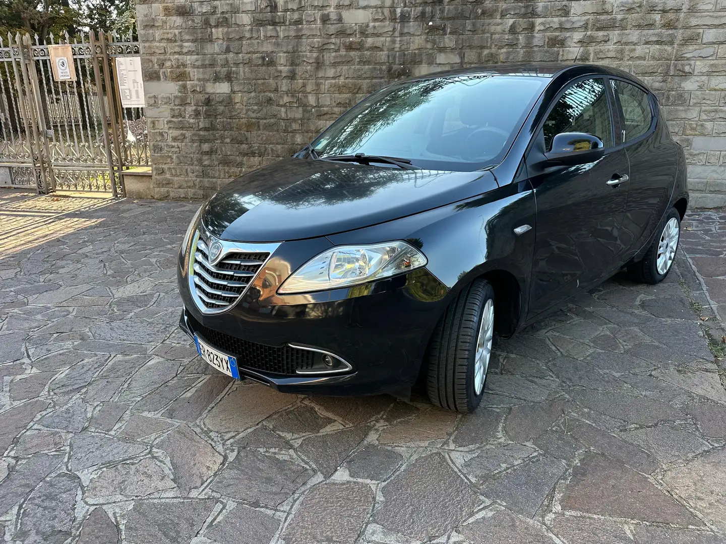Lancia Ypsilon 1.2 8v Gold 69cv - 2