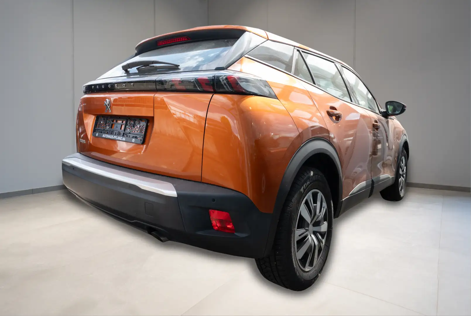Peugeot 2008 Active 1.2 PureTech 100 Orange - 2