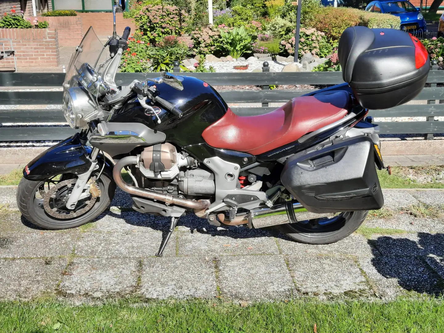 Moto Guzzi Breva 1100 Zwart - 1