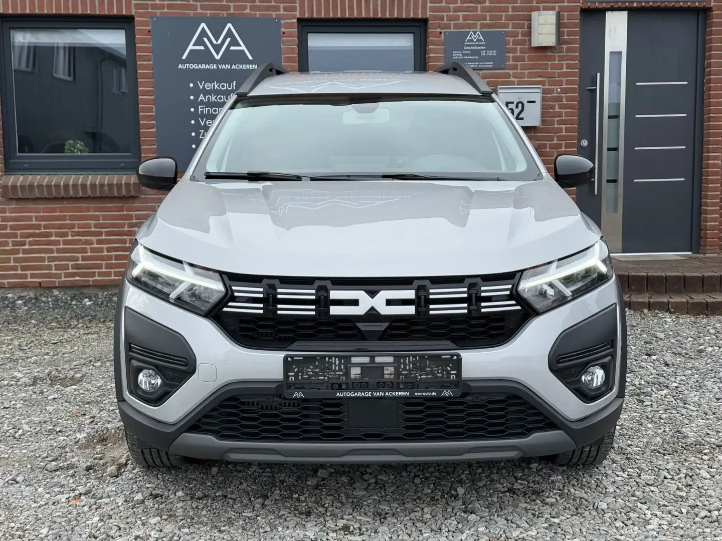 Dacia Jogger 1.0 TCe Extreme 7-Sitzer 1.Hd LED SHZ DAB Grau - 2