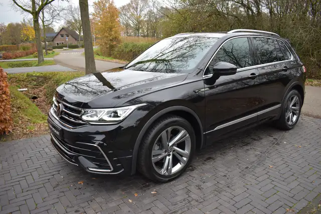 Volkswagen Tiguan 1.5 TSI R-Line '21 LEER, PANO, TREKH, ACC, NIEUWST