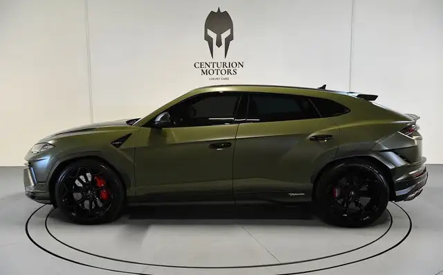 Lamborghini Urus view 6
