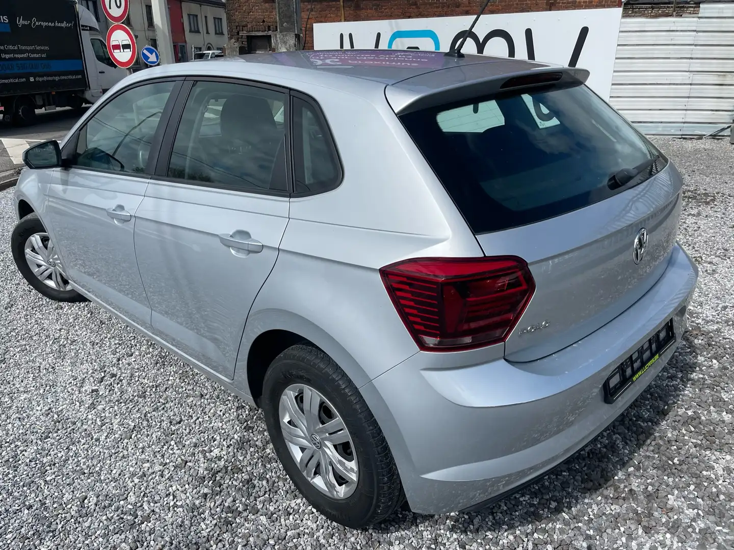 Volkswagen Polo 1.0i Comfortline Gris - 2