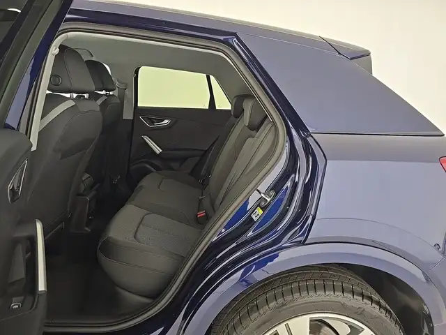 Audi Q2 view 10