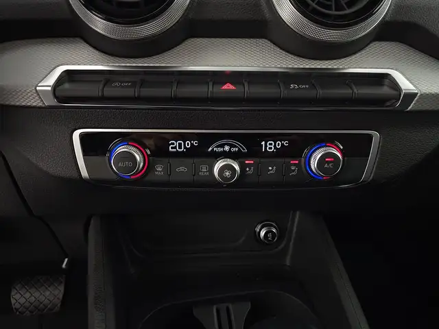 Audi Q2 view 13
