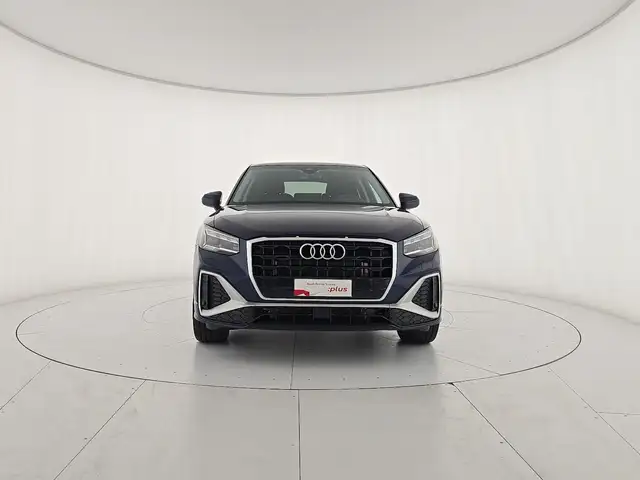 Audi Q2 view 7