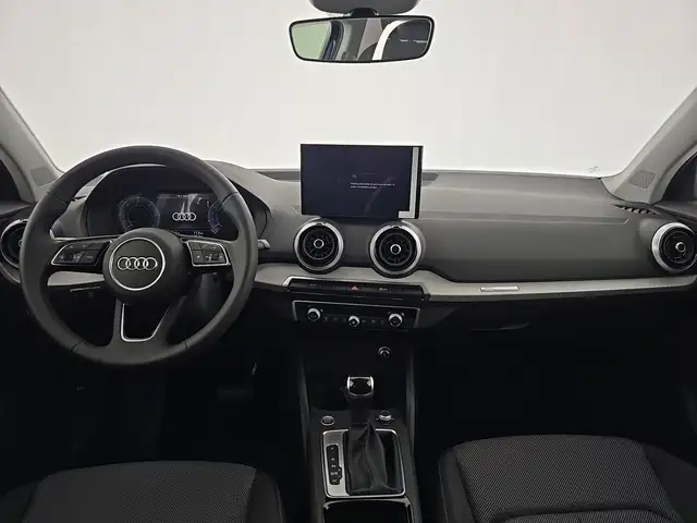 Audi Q2 view 11