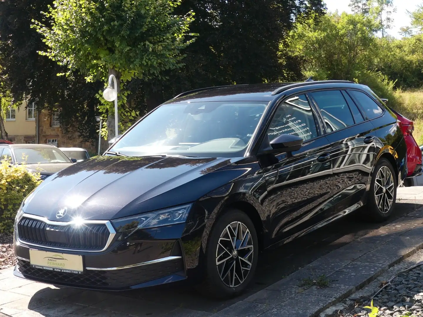 Skoda Octavia Combi Selection, RF Kamera, LED, Navi Schwarz - 2