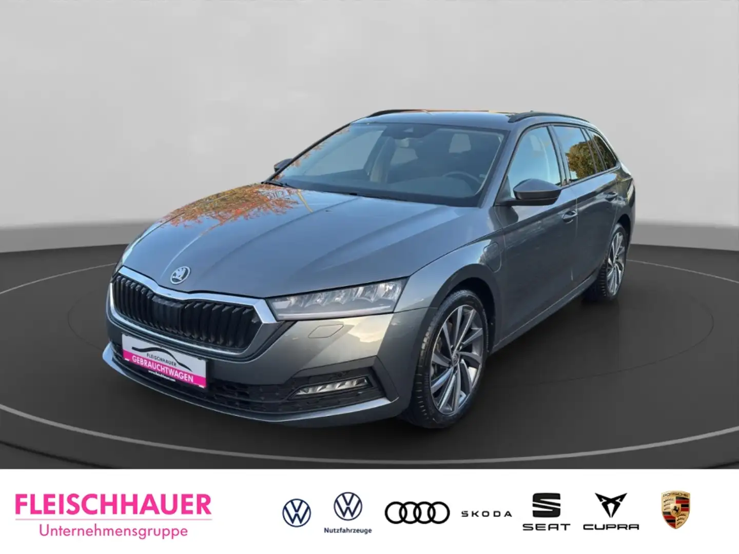Skoda Octavia Combi Clever  Navi+LED+CarPlay+RK+Tempom.+DSG Grau - 1