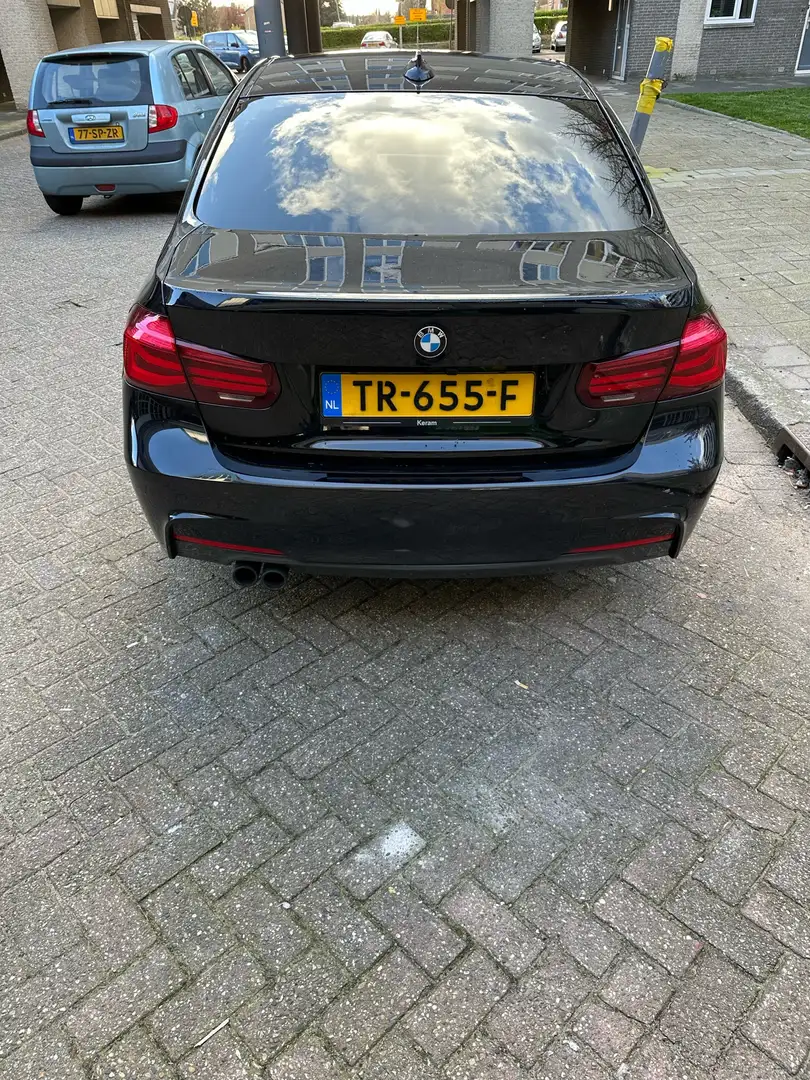 BMW 320 i Zwart - 1