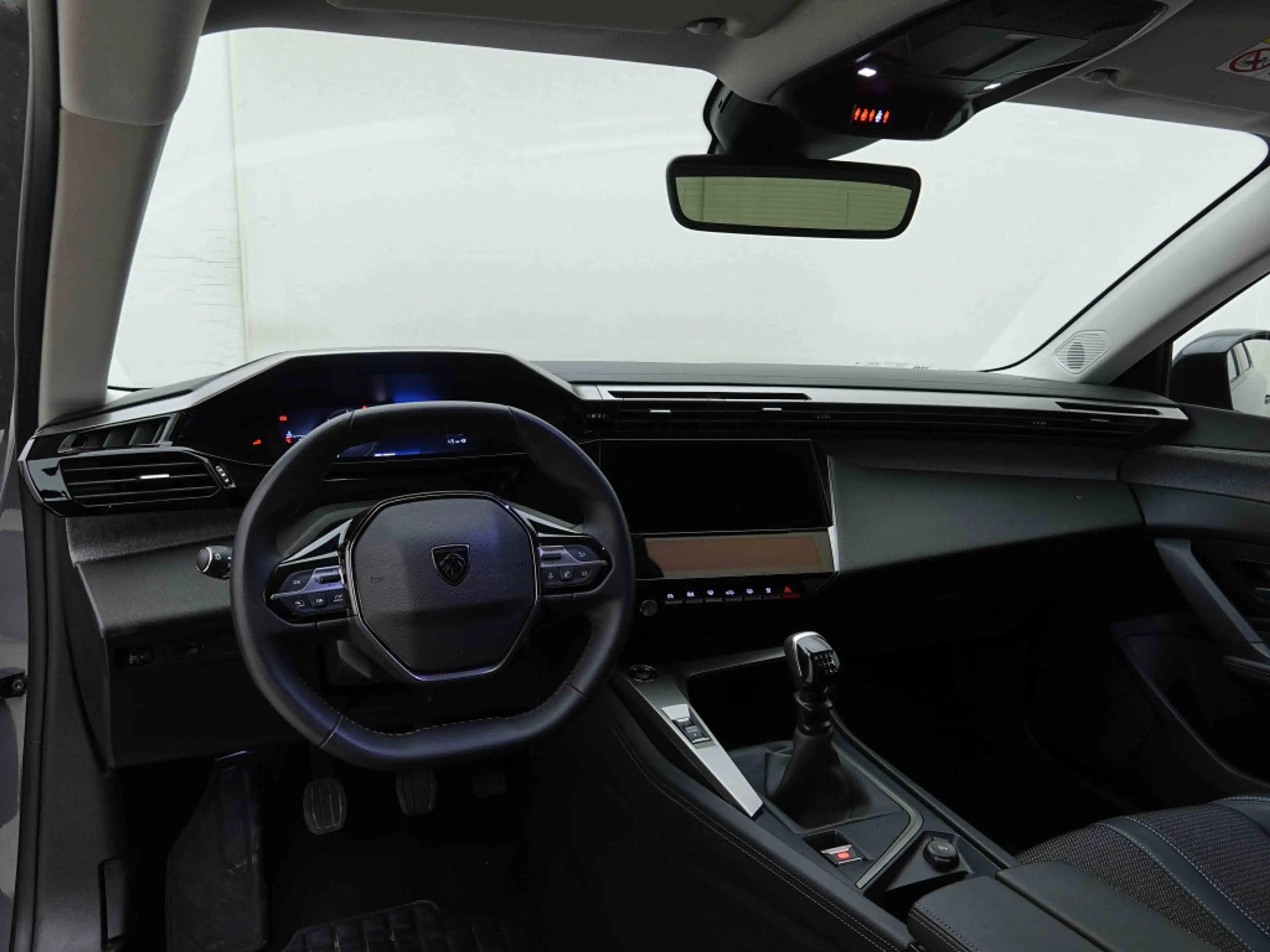 Peugeot 308 1.2 T 130 Allure | GPS | Camera | Alu17 BiTone | Adaptiv Cruise | LED — photo 8