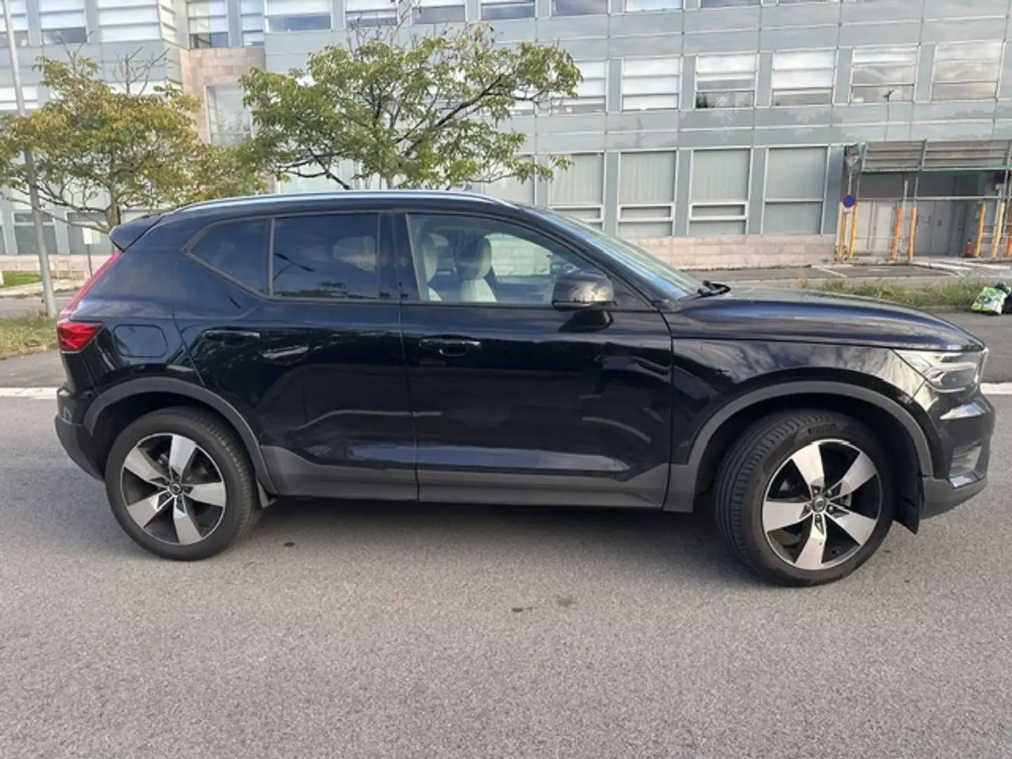 Volvo XC40 XC40 T2 Essential Darkl Aut. Essential - 2