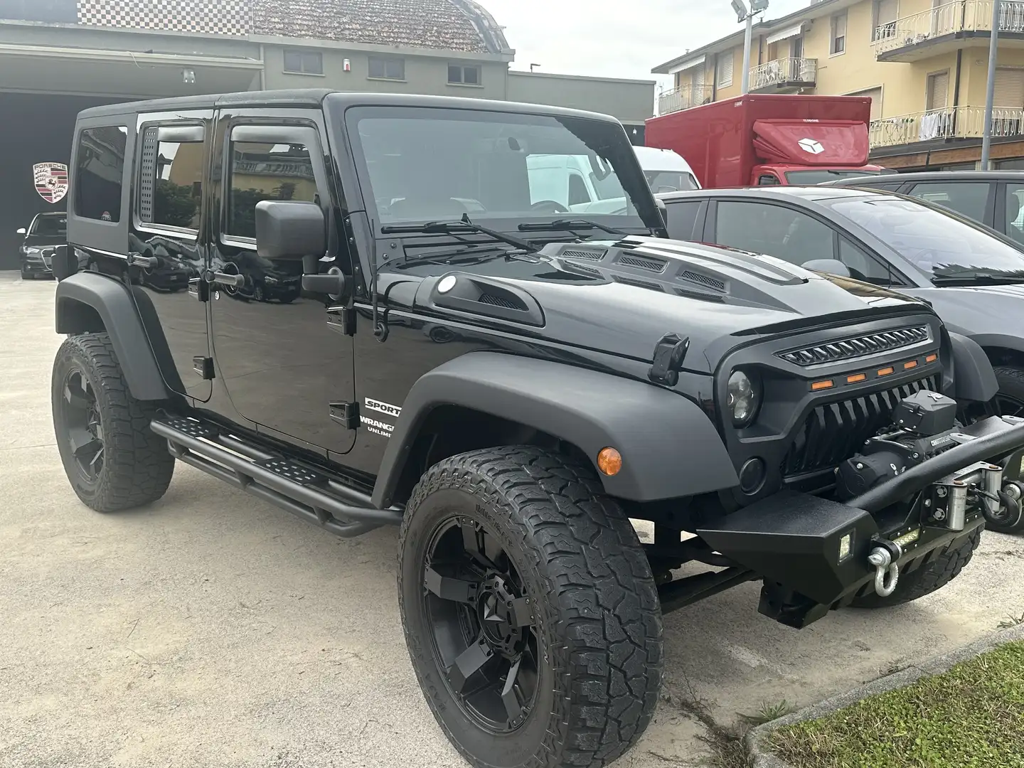 Jeep Wrangler Unlimited 3.6 V6 Rubicon auto KIT MONSTERS Zwart - 2