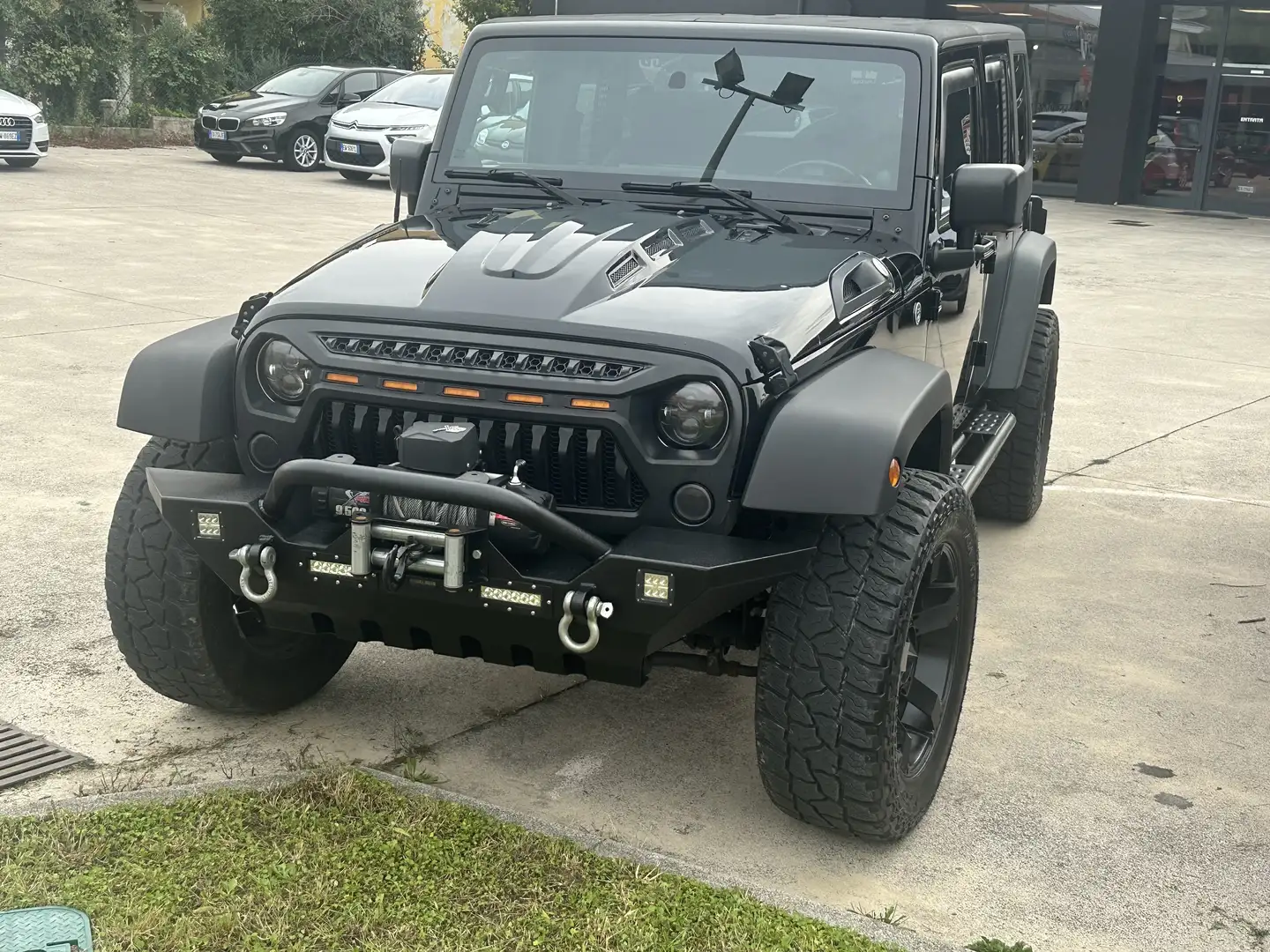 Jeep Wrangler Unlimited 3.6 V6 Rubicon auto KIT MONSTERS Zwart - 1