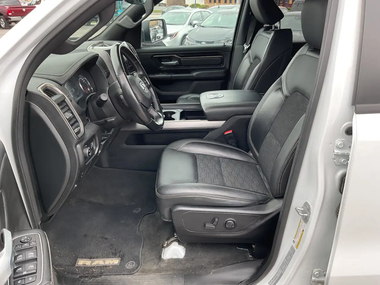 RAM 1500 снимка RAM 1500