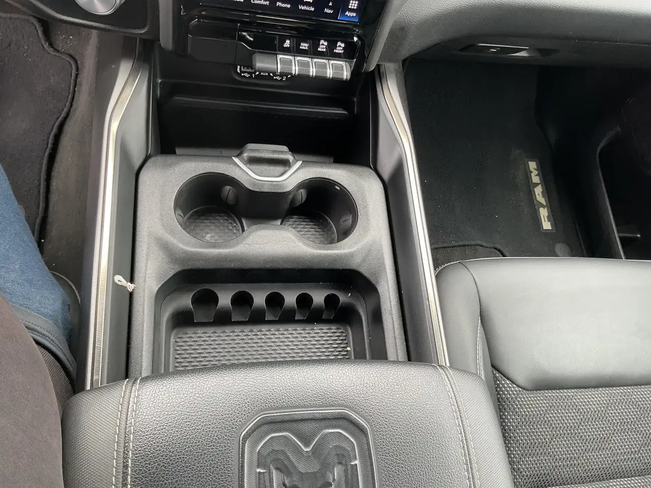 RAM 1500 снимка RAM 1500