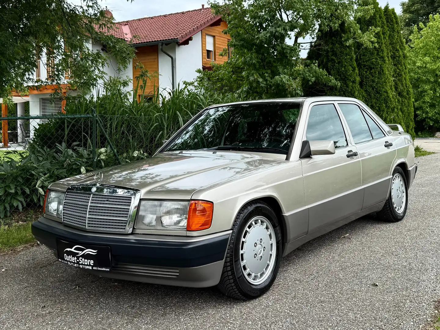 Mercedes-Benz 190 E 2,3*Klimaanlage*Rarität*Restauriert*Traum* Коричневий - 1