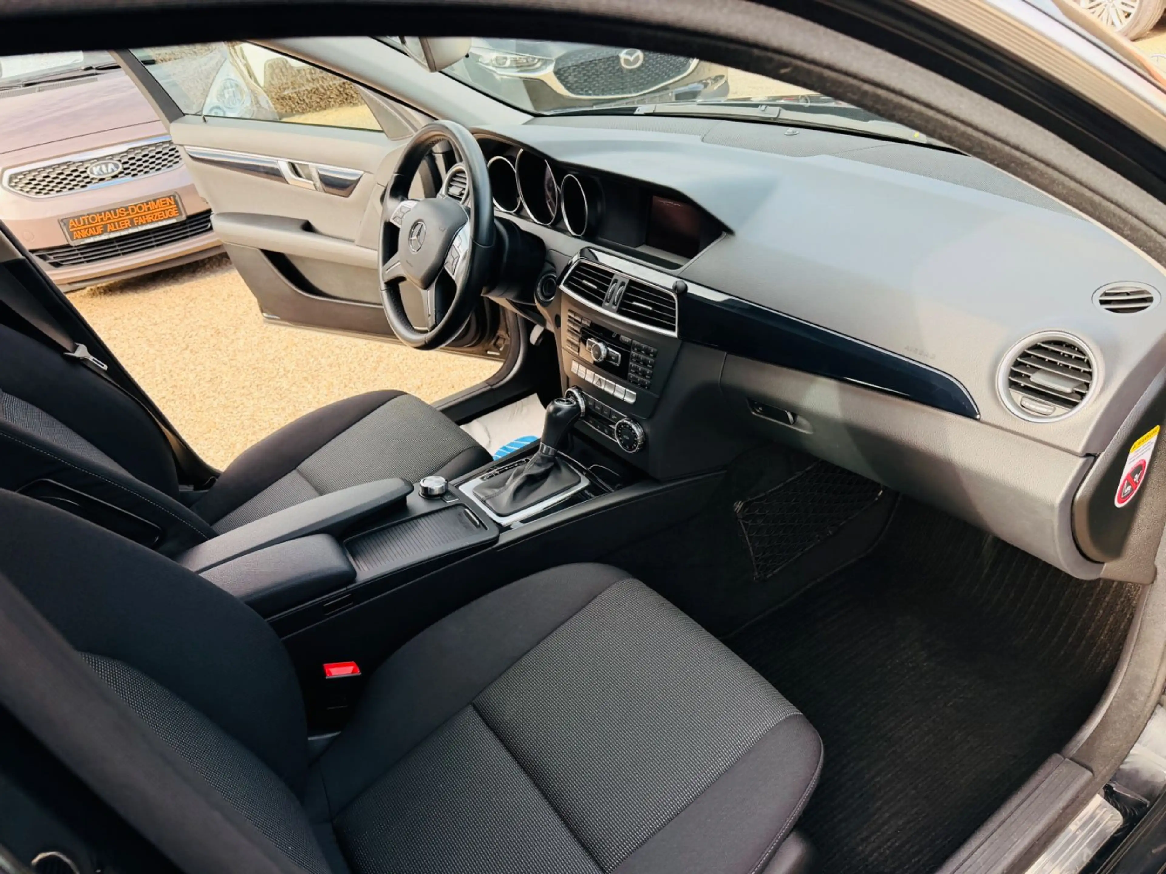 Mercedes-Benz C 180 C Limousine C 180 CGI BlueEfficiency — photo 19