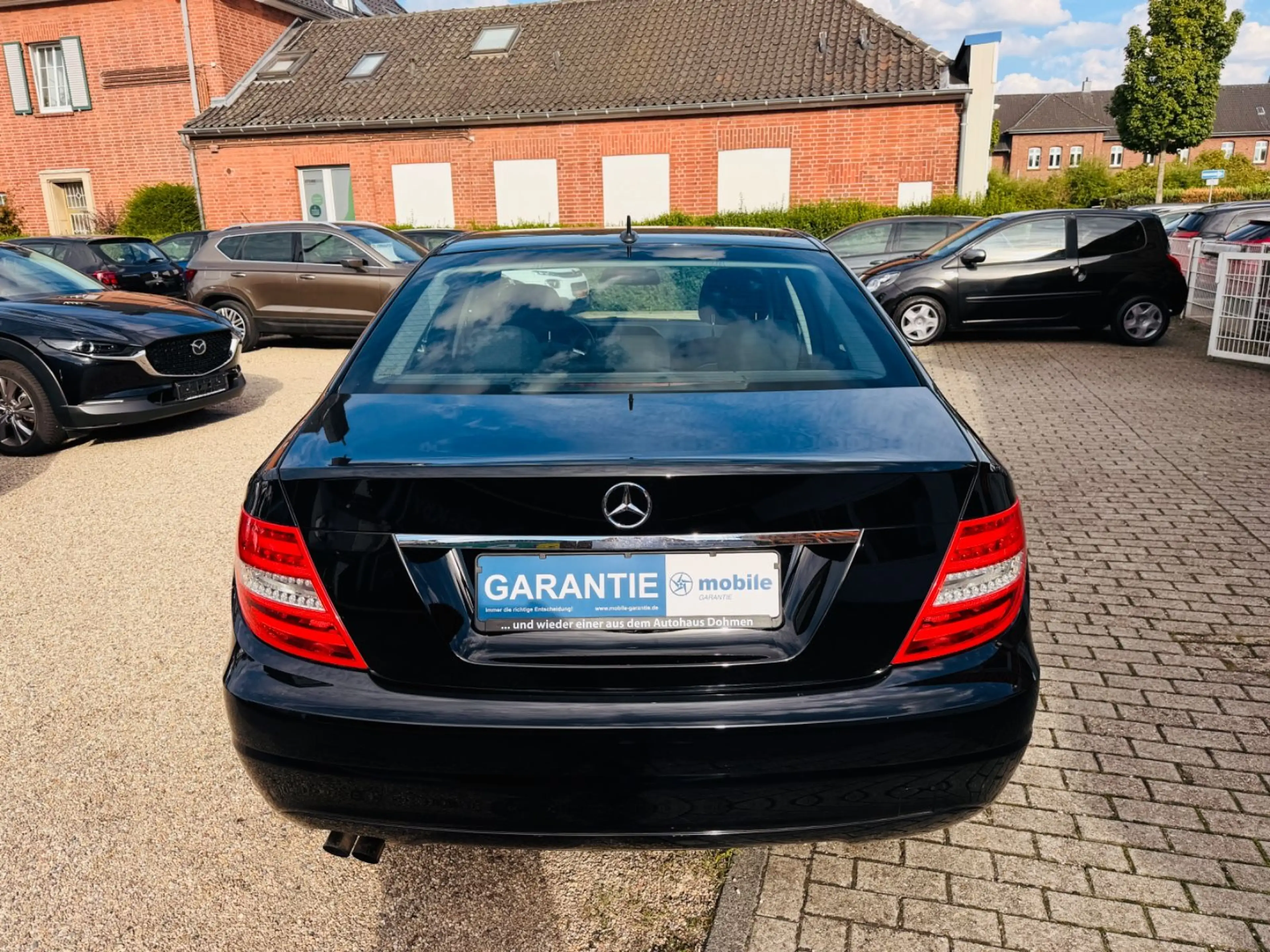 Mercedes-Benz C 180 C Limousine C 180 CGI BlueEfficiency — photo 4