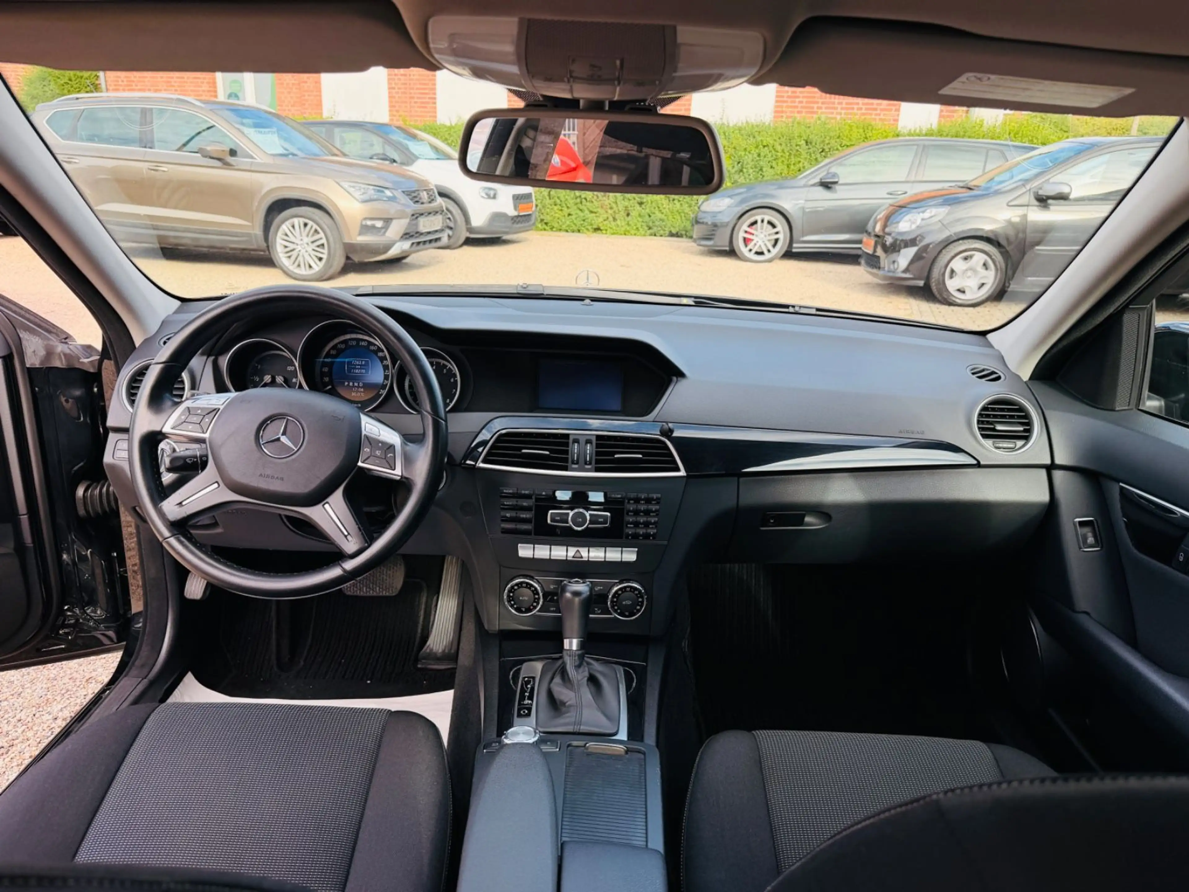 Mercedes-Benz C 180 C Limousine C 180 CGI BlueEfficiency — photo 15