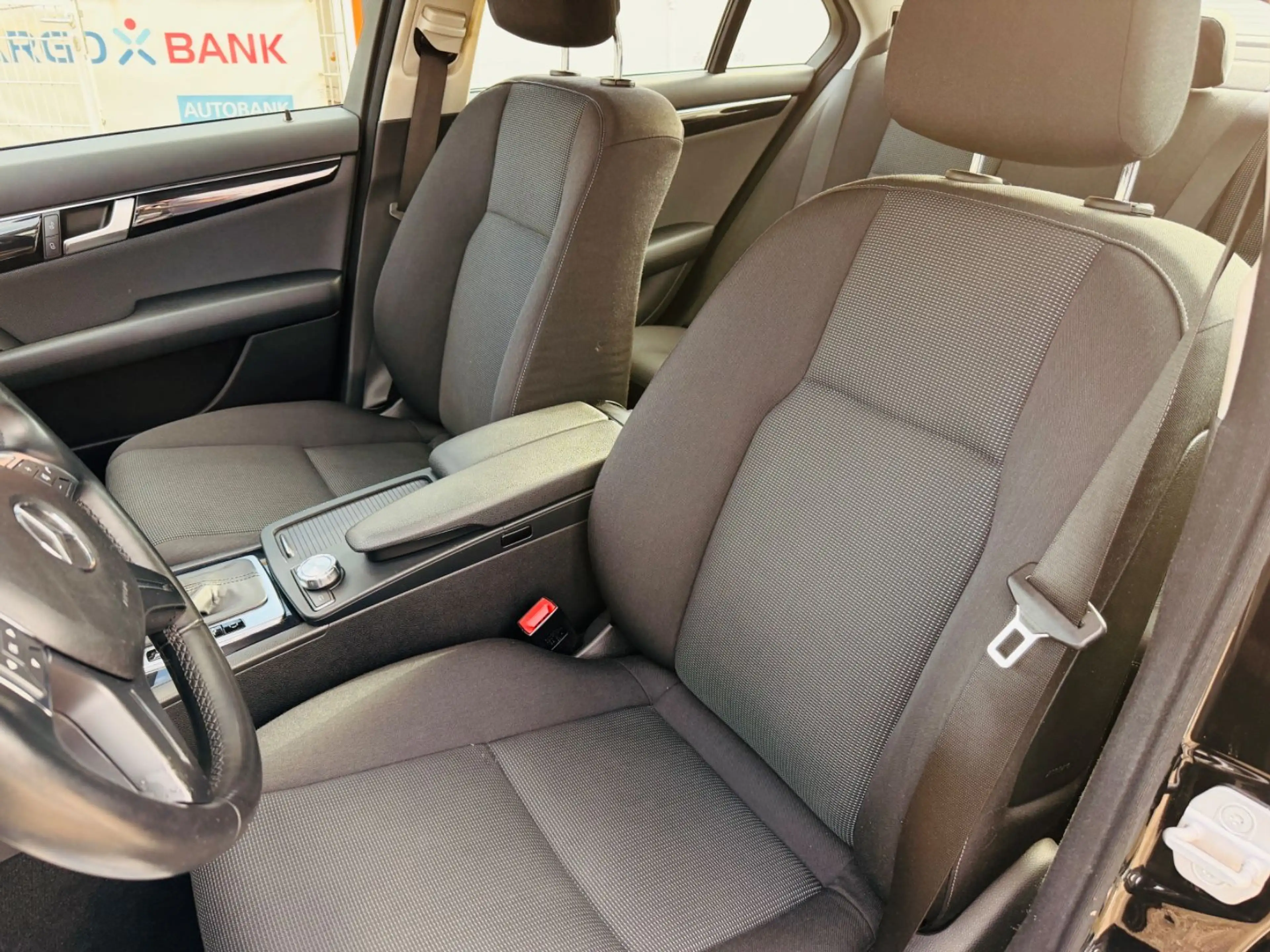 Mercedes-Benz C 180 C Limousine C 180 CGI BlueEfficiency — photo 17