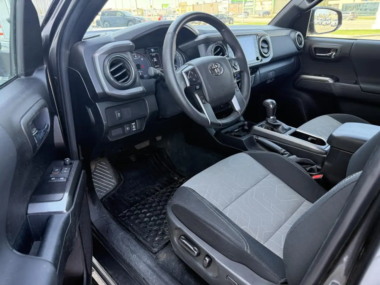 Toyota Tacoma снимка Toyota Tacoma