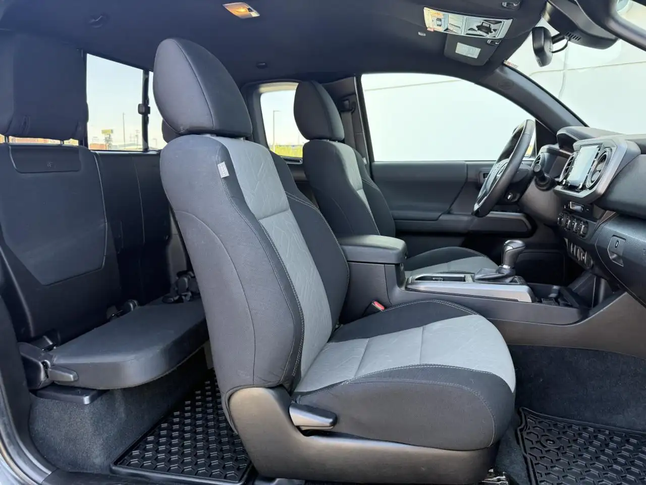 Toyota Tacoma снимка Toyota Tacoma