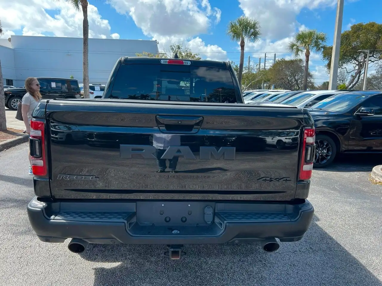 Dodge RAM 2023 — фото 10