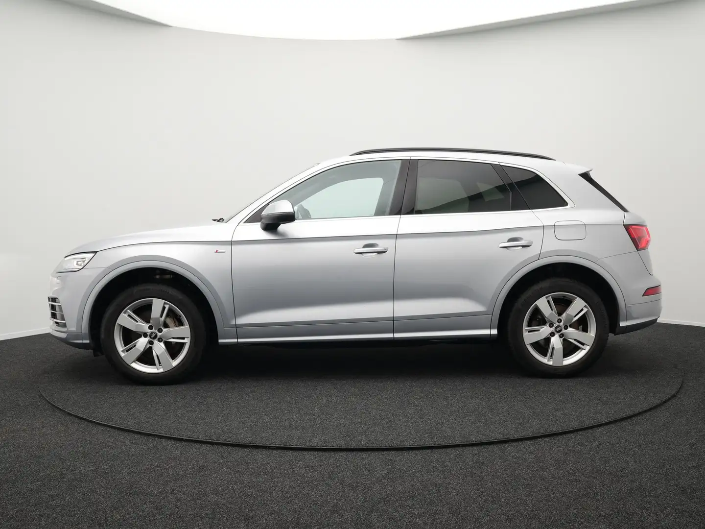 Audi Q5 50 TFSI e Quattro S-Line Plug in Hybrid 299pk Deal Grijs - 2