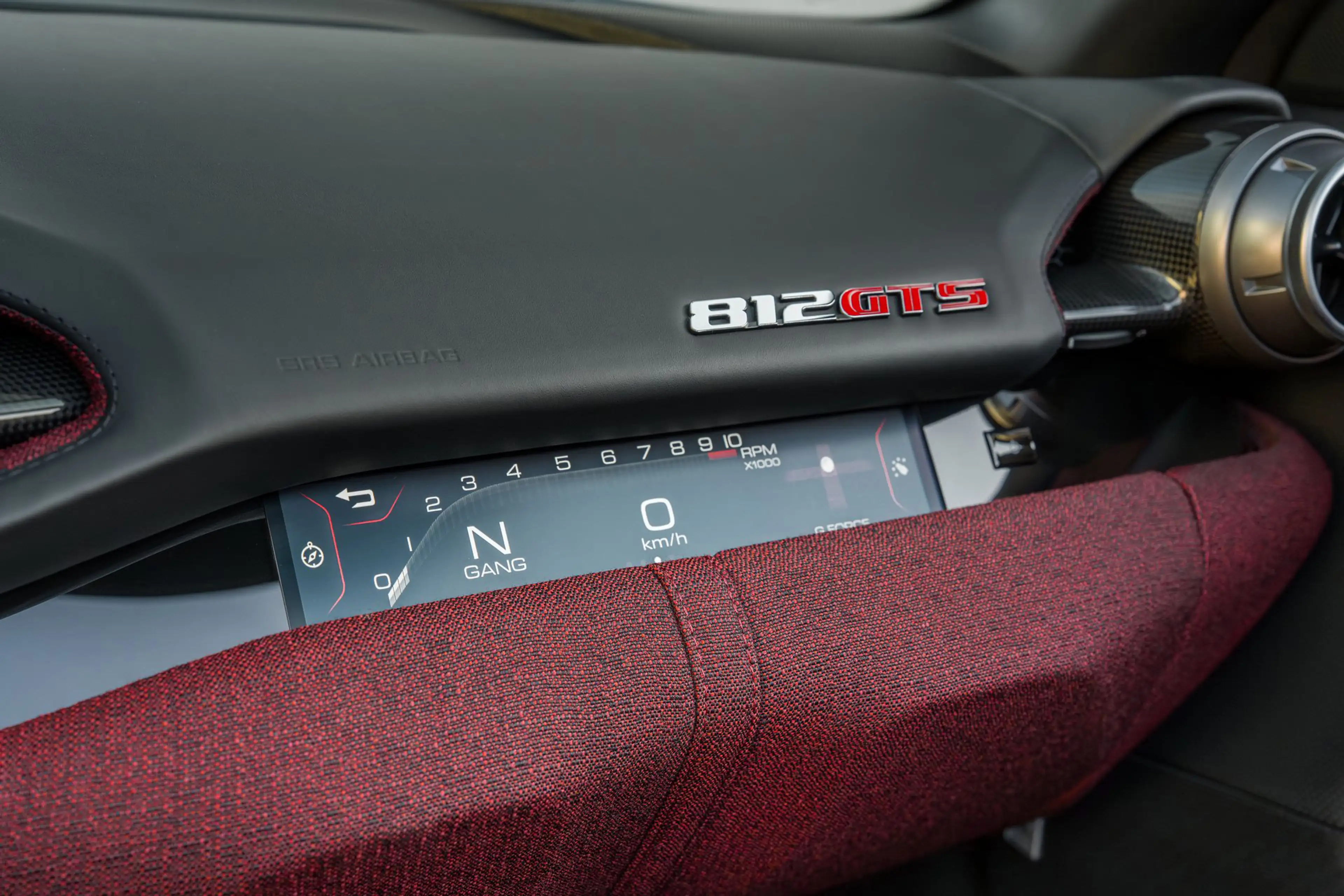 Ferrari 812 GTS - Verde Masoni - Tailor Made - Carbon - Full o — photo 11