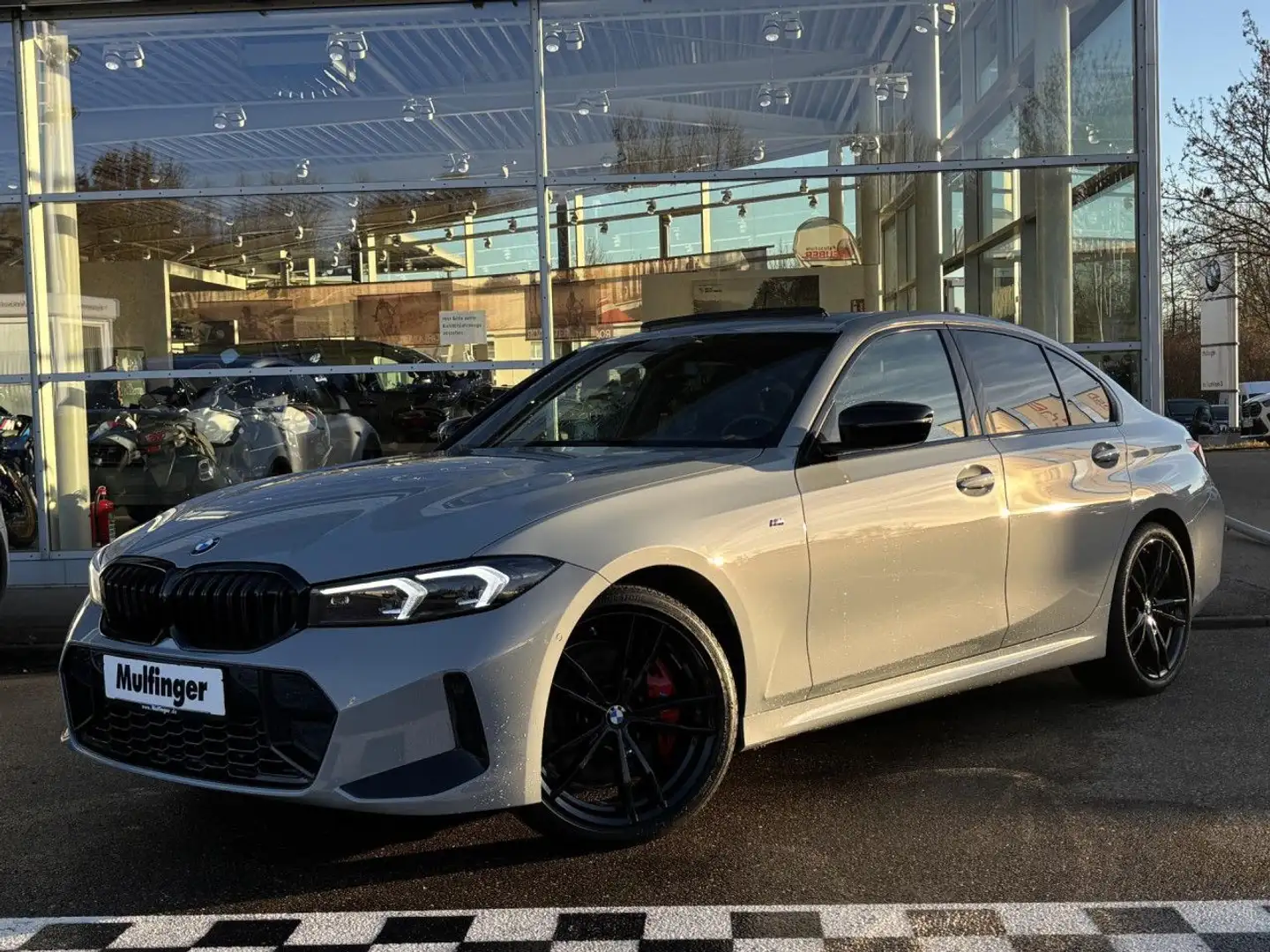 BMW 330 i M Sport PRO LiveProf.HUD Kamera Glasd.19" LED Grau - 2