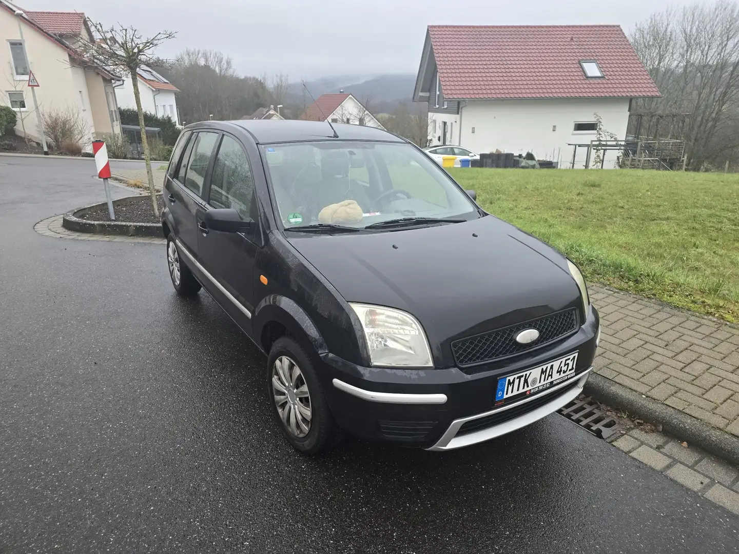 Ford Fusion 1.4 + - 1