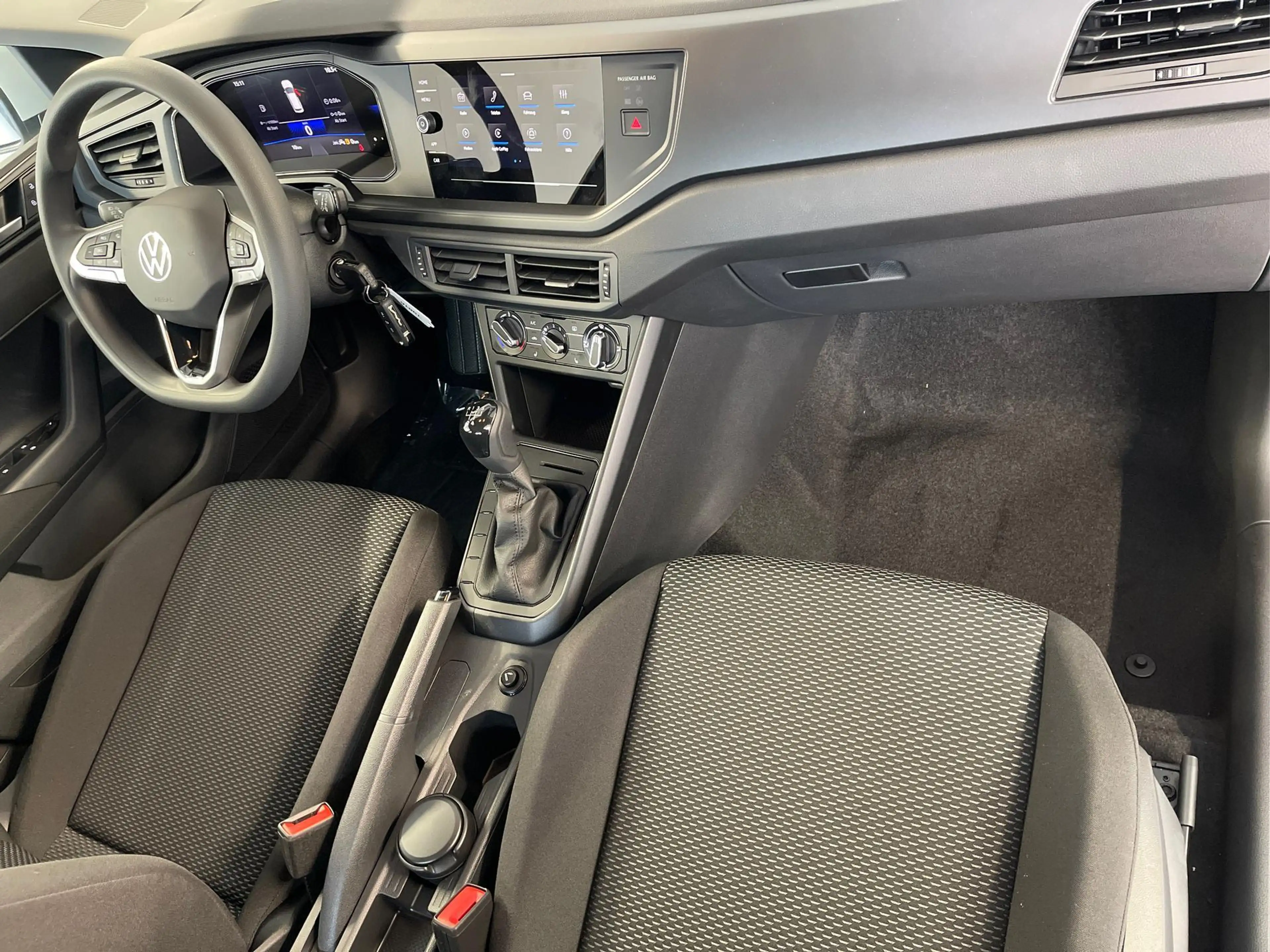 Volkswagen Polo 1.0 MPI Sitzheizung+AppConnect+PDC+LED+Touch+Li... — photo 13