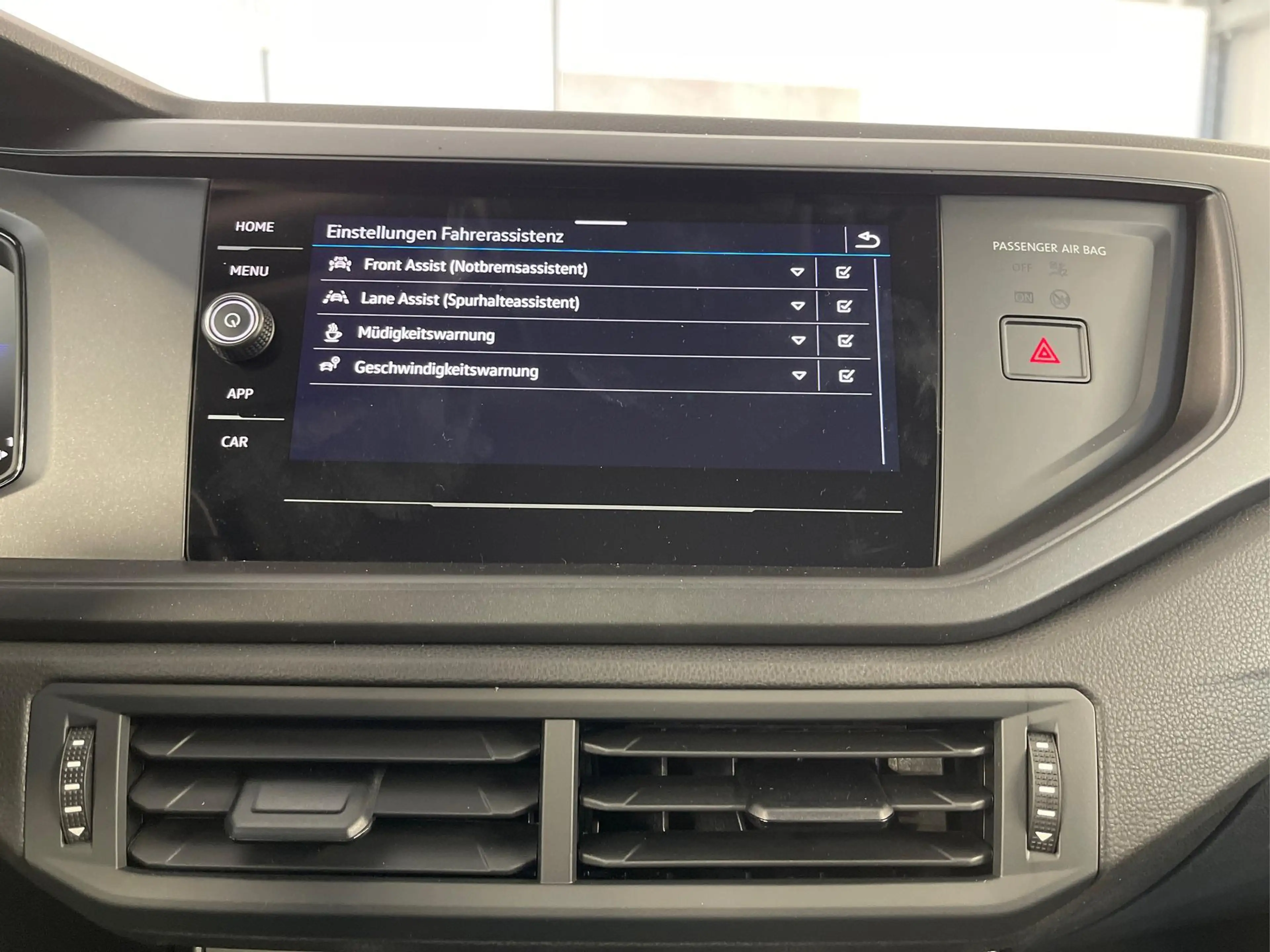 Volkswagen Polo 1.0 MPI Sitzheizung+AppConnect+PDC+LED+Touch+Li... — photo 10