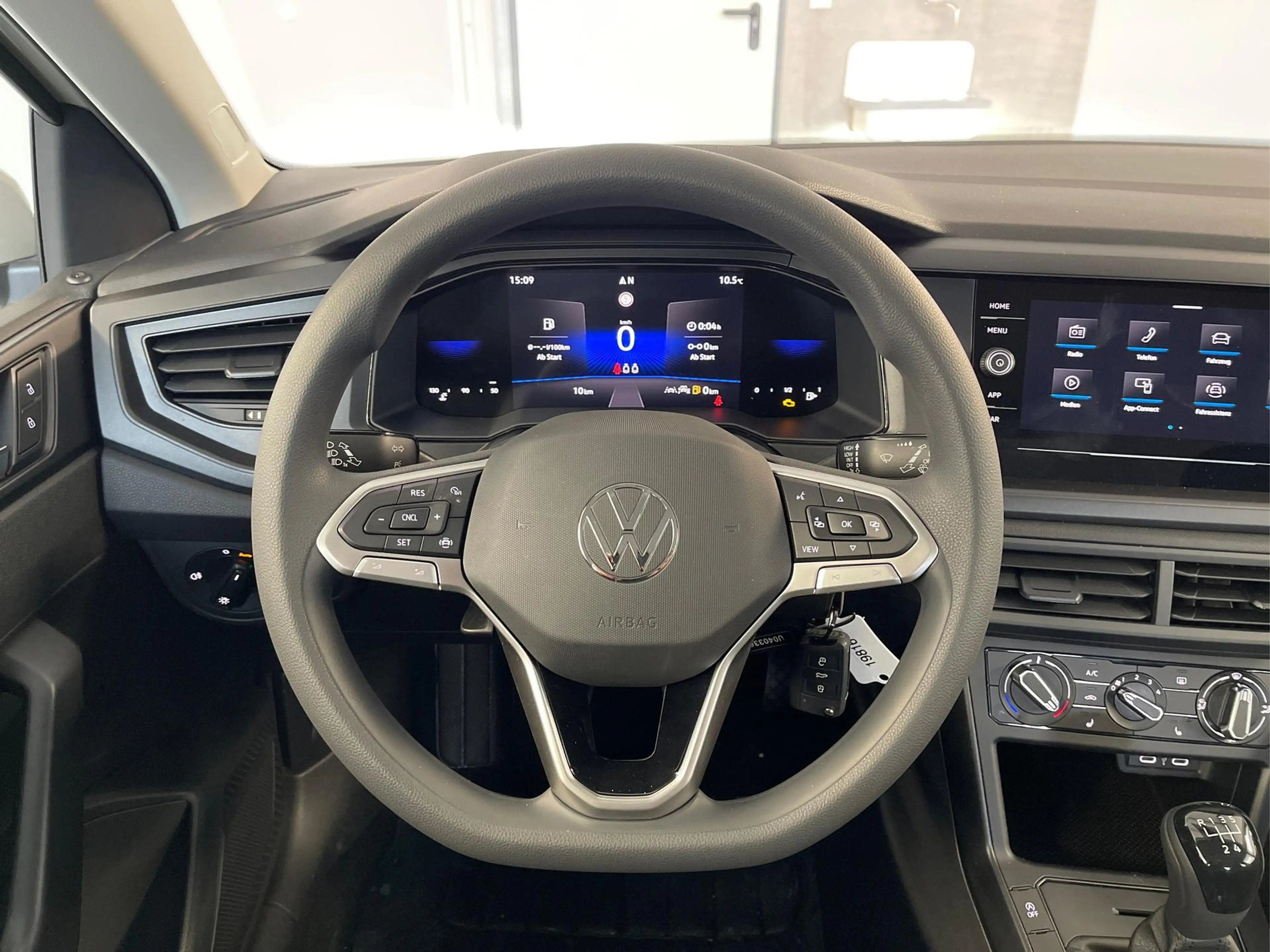 Volkswagen Polo 1.0 MPI Sitzheizung+AppConnect+PDC+LED+Touch+Li... — photo 8