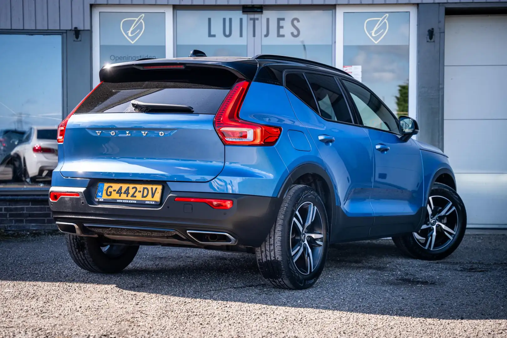 Volvo XC40 1.5 T3 R-Design I 1e-eig. I Org.NL I Half-Leder I Bleu - 2