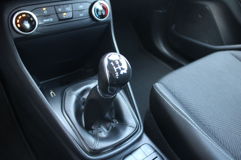 Ford Fiesta Trend — photo 14