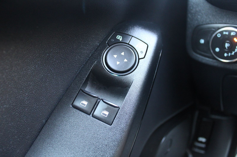 Ford Fiesta Trend — photo 16