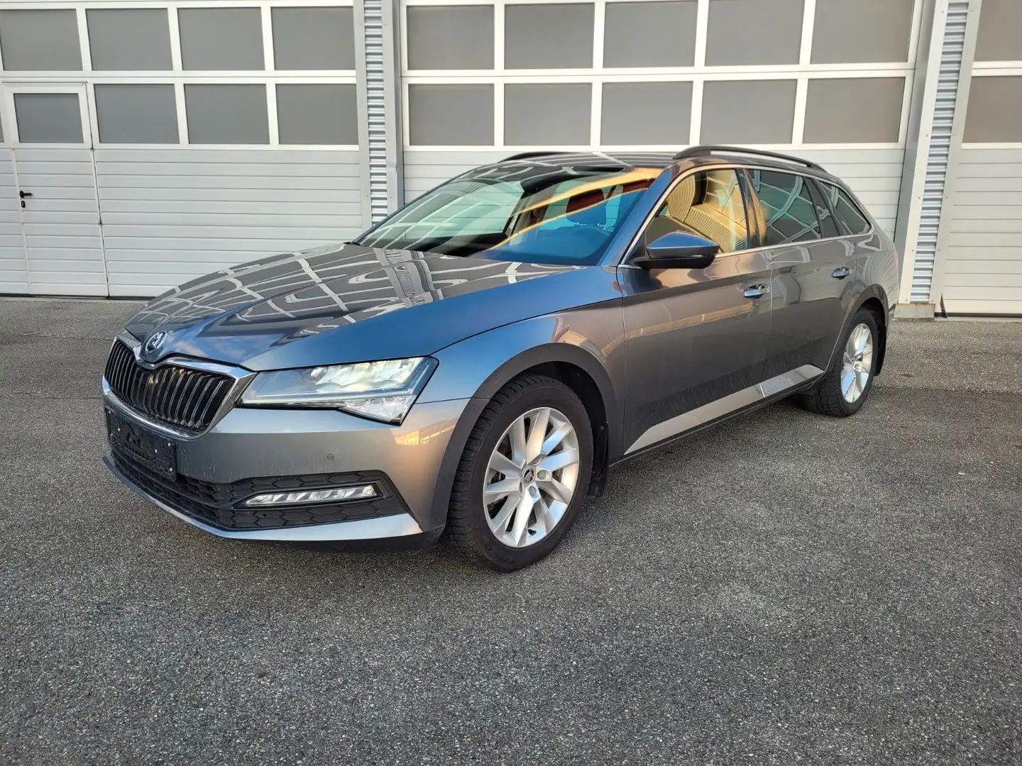 Skoda Superb Kombi Ambition, LED,DSG,5J. Garantie Grau - 1
