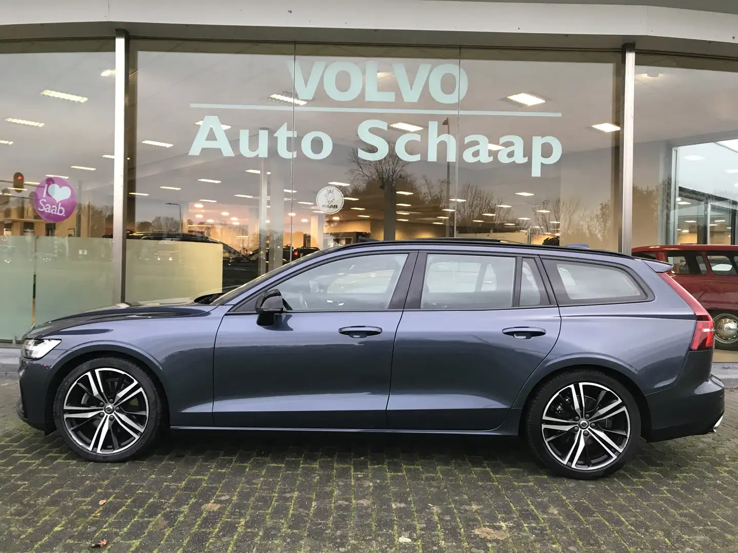 Volvo V60 2.0 B3 R-Design Automaat | Rijklaar incl 12 mnd Bo Azul - 2