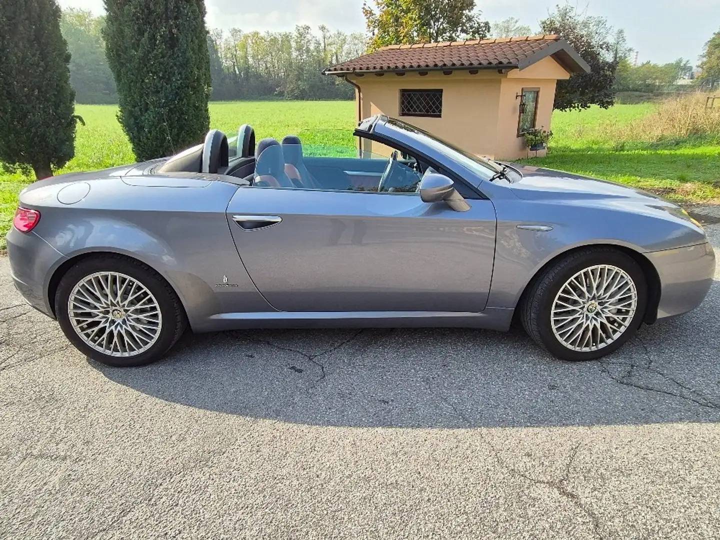 Alfa Romeo Spider Spider 2.4 jdm Exclusive Grijs - 1