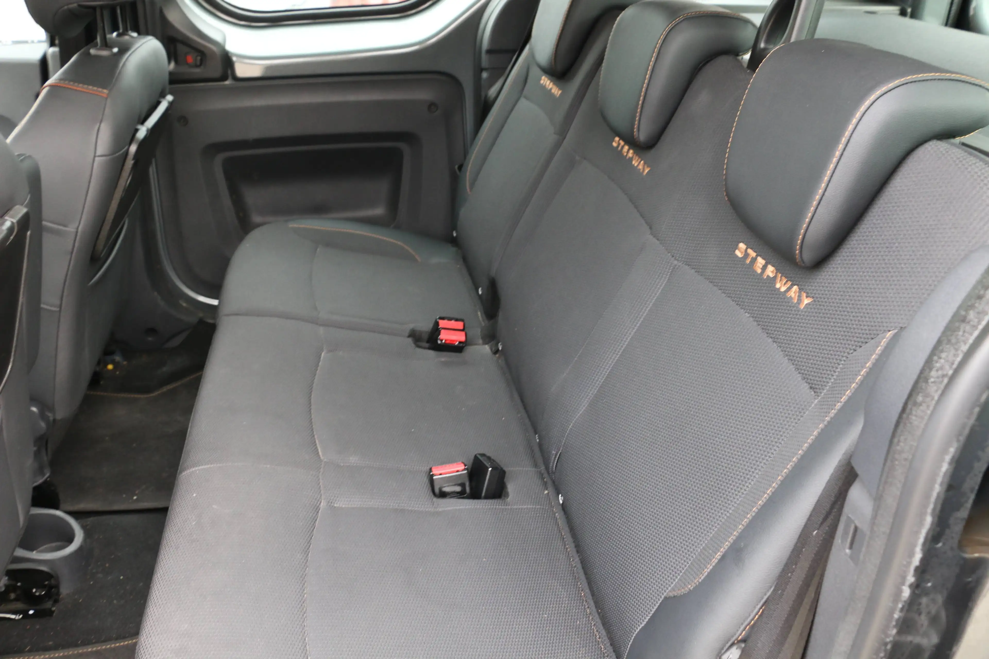 Dacia Dokker Dokker Stepway 1.2 TCe Stepway + 1 JAAR GARANTIE TRAXIO — photo 9