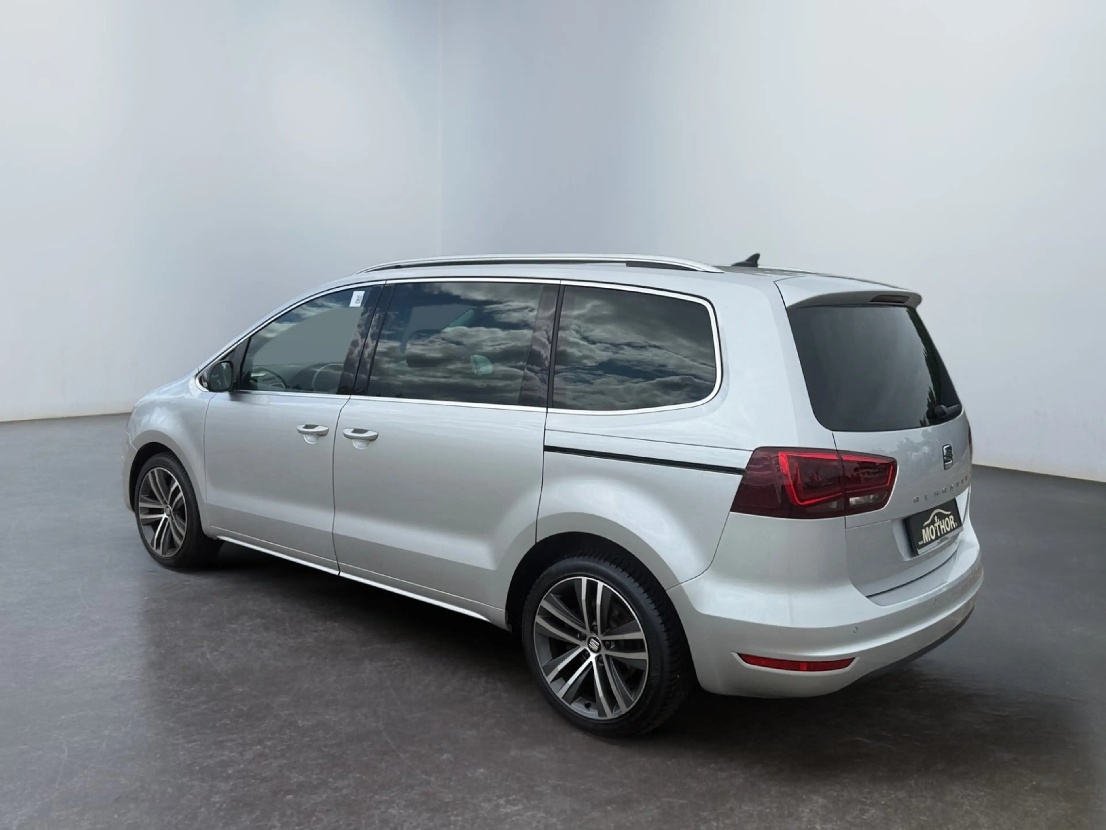 SEAT Alhambra FR-Line 2.0 TDI DSG ACC Bi-Xenon DCC KAM — photo 4