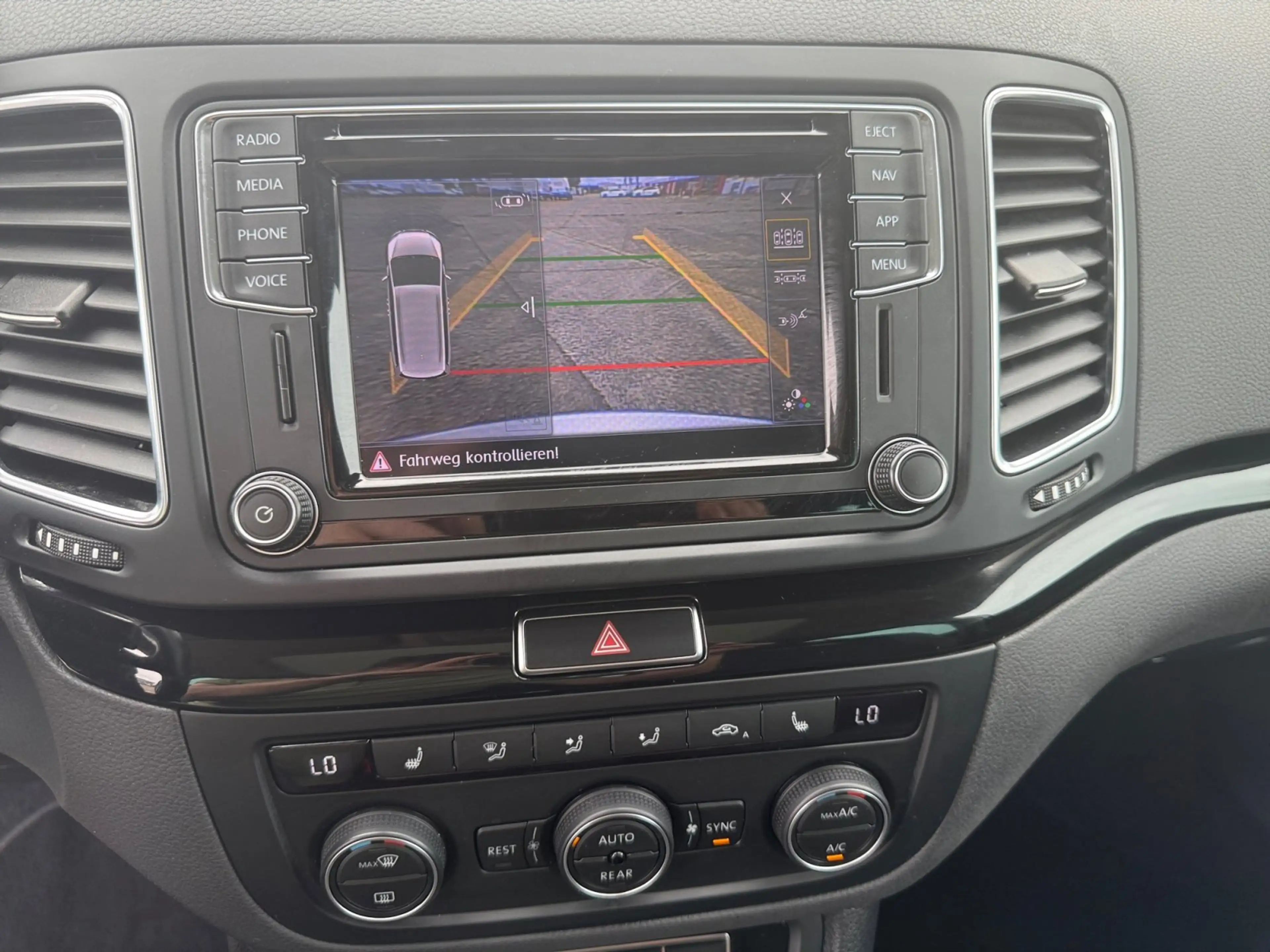 SEAT Alhambra FR-Line 2.0 TDI DSG ACC Bi-Xenon DCC KAM — photo 13