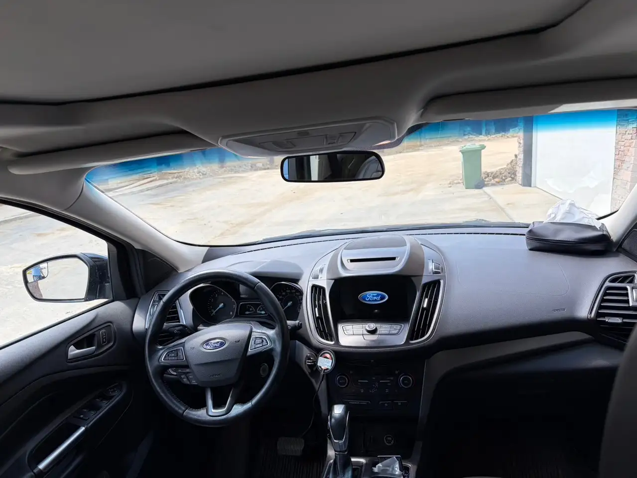 Ford Escape снимка Ford Escape