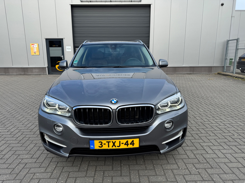 BMW X5 XDrive30d High Executive — photo 2