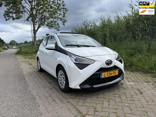 Toyota Aygo 1.0 VVT-i x-play cabrio, Apple Carplay, Camera, Bl