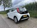 Toyota Aygo 1.0 VVT-i x-play cabrio, Apple Carplay, Camera, Bl Wit - thumbnail 2